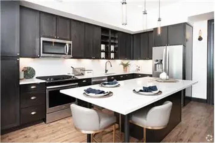 $2710 : Rental property with 1 bedro image 4