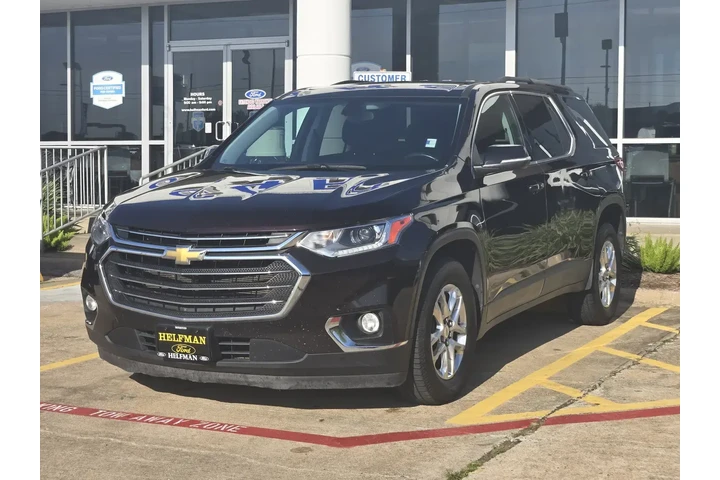 Chevrolet Traverse 2021 4x4 image 2