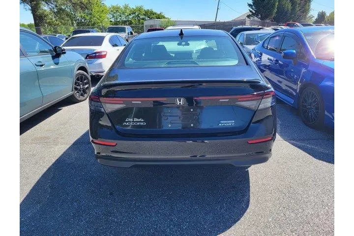 $28450 : Honda Accord Hybrid 2024 Spo image 5