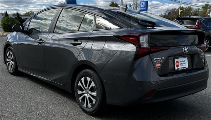 $24161 : PRE-OWNED 2021 TOYOTA PRIUS X image 3