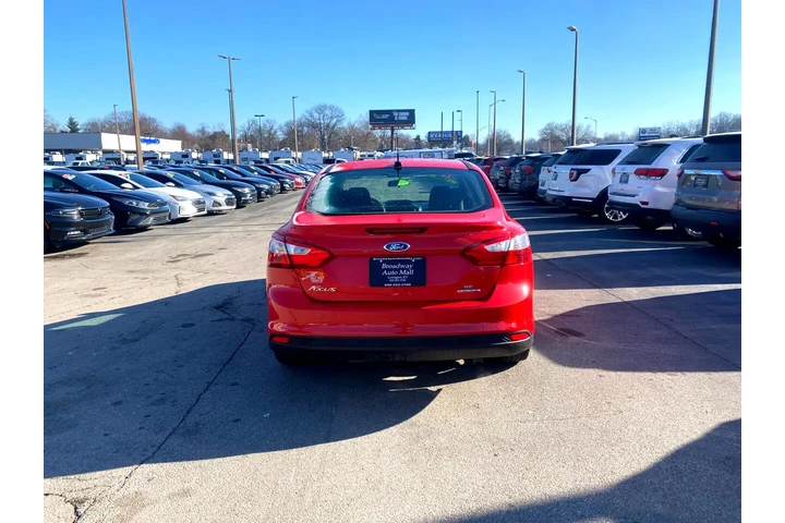 $4980 : 2014 Focus 4dr Sdn SE image 3