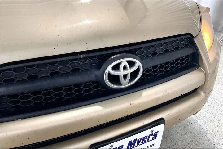 $7991 : Toyota RAV4 2012 Base 4dr SU image 7