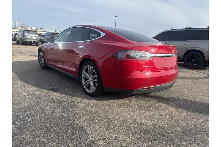 $17982 : Tesla Model S 2015 60 4dr Li image 5