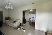 $2000 : 1141 W 31st St, Hialeah, FL thumbnail