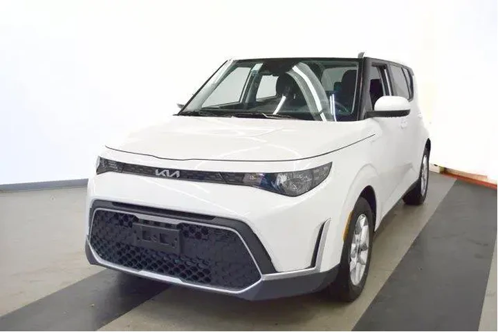 $18494 : Kia Soul 2025 LX 4dr Crossov image 4