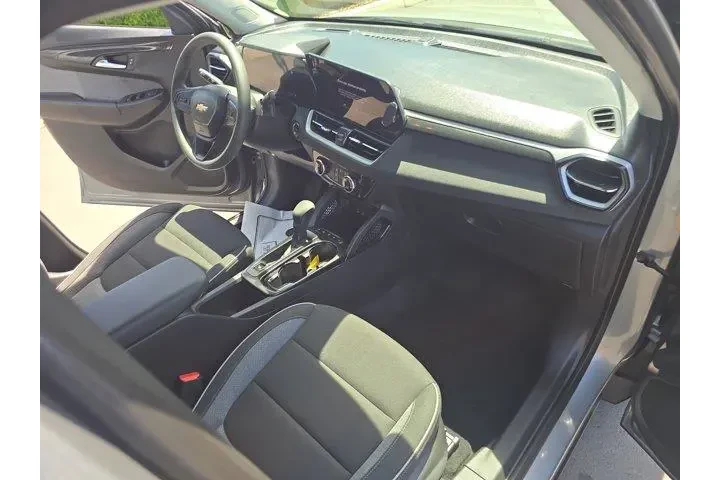 $25995 : Chevrolet Trailblazer 2025 4 image 9