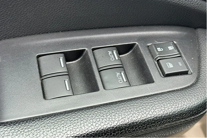 $22715 : Honda Pilot 2017 AWD Touring image 10