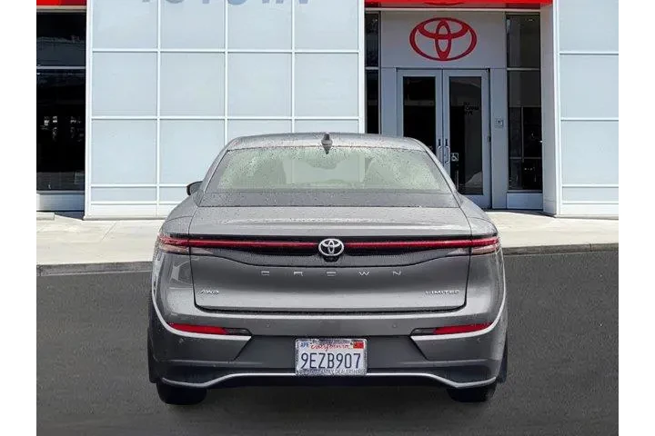 $32988 : Toyota Crown 2023 AWD XLE 4d image 5
