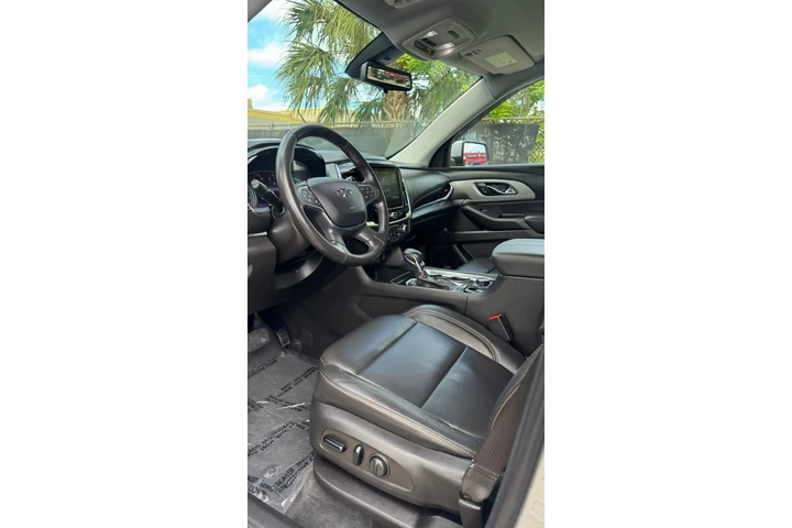 $21500 : *Chevrolet Traverse RS 2021* image 4