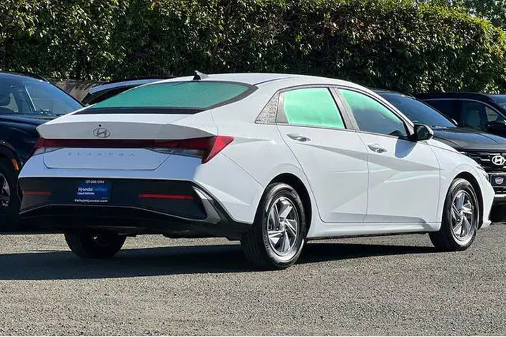 $21690 : Hyundai ELANTRA 2025 SE 4dr image 5