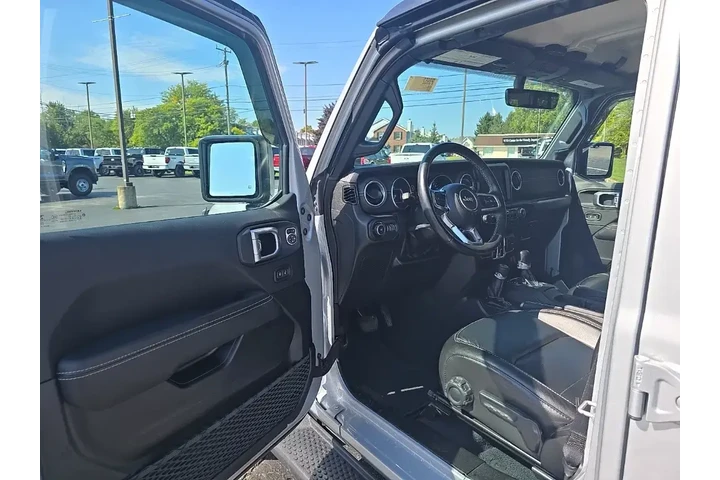 $35740 : Jeep Wrangler Unlimited 2022 image 9