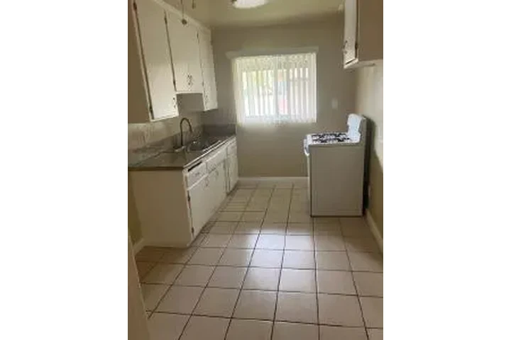 RENTO APT. y ESTUDIO📍Newhall image 6