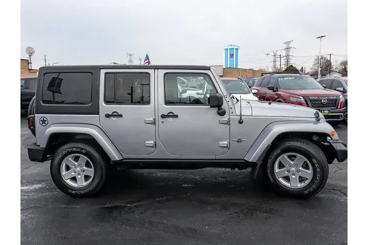 $16850 : Jeep Wrangler Unlimited 2014 image 9