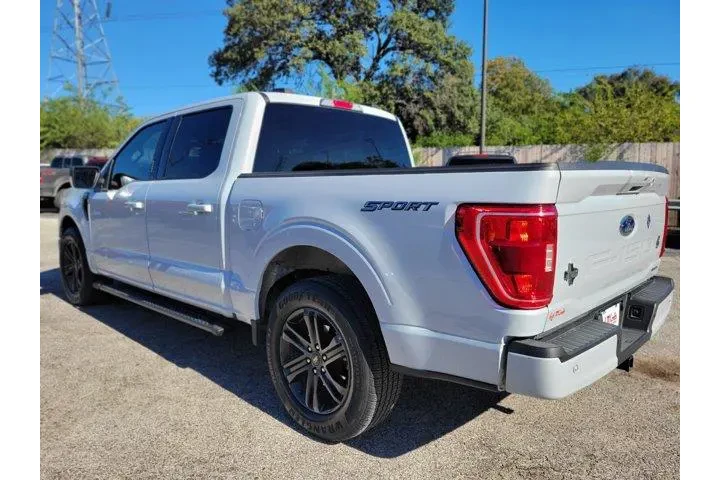 $28600 : Ford F-150 2022 4x2 XLT 4dr image 6