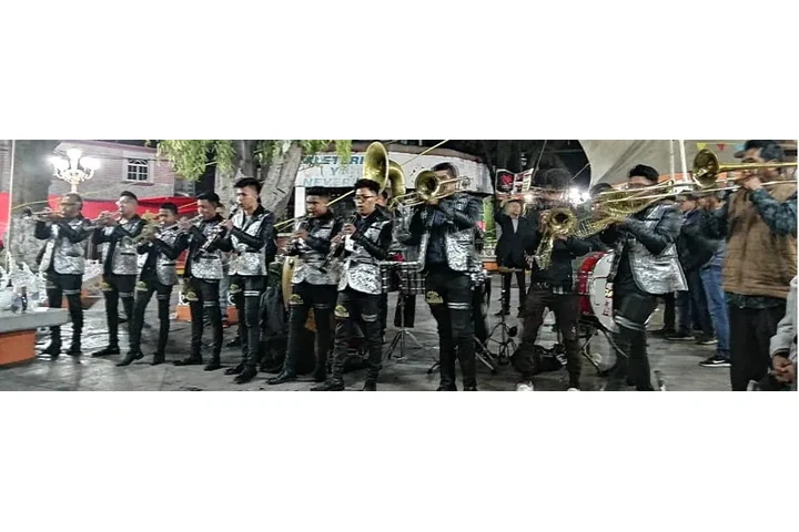 BANDA $9,000 X 2 TURNOS image 3