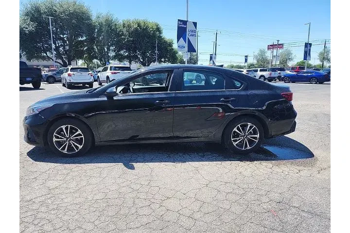 $18496 : Kia Forte 2024 LXS 4dr Sedan image 5