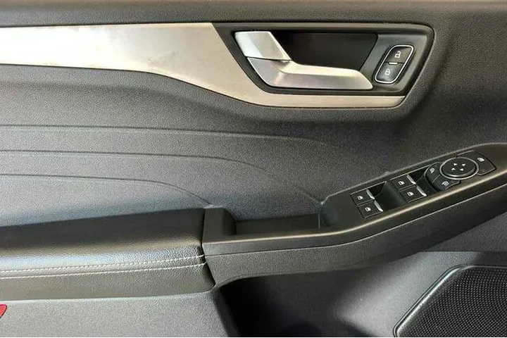 $22475 : Ford Escape 2022 AWD SEL 4dr image 10