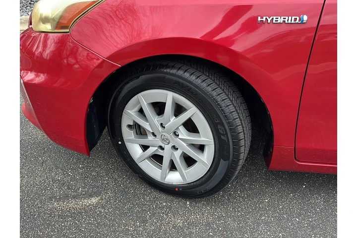 $13989 : 2012 Prius v Three image 5