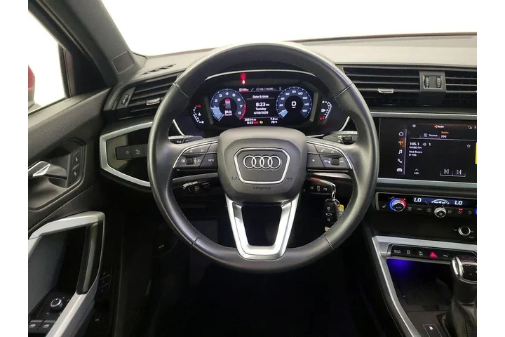 $26998 : Audi Q3 2022 AWD quattro S l image 10