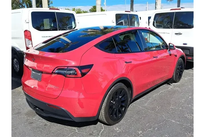 $23490 : Tesla Model Y 2022 AWD Long image 3
