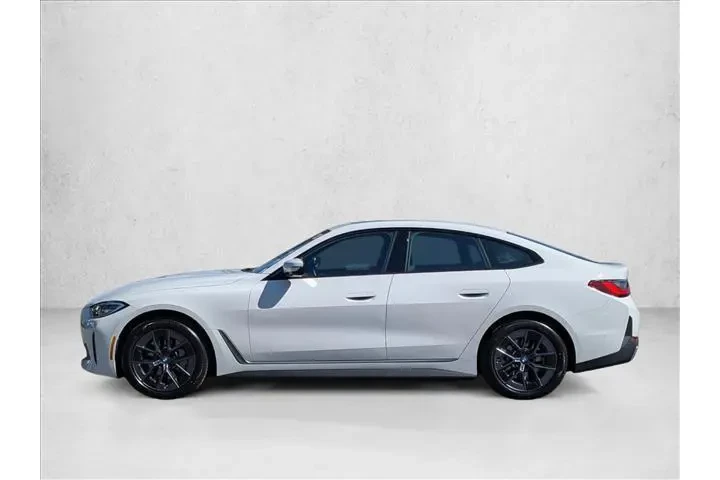 $32040 : BMW i4 2023 eDrive35 Gran Co image 9