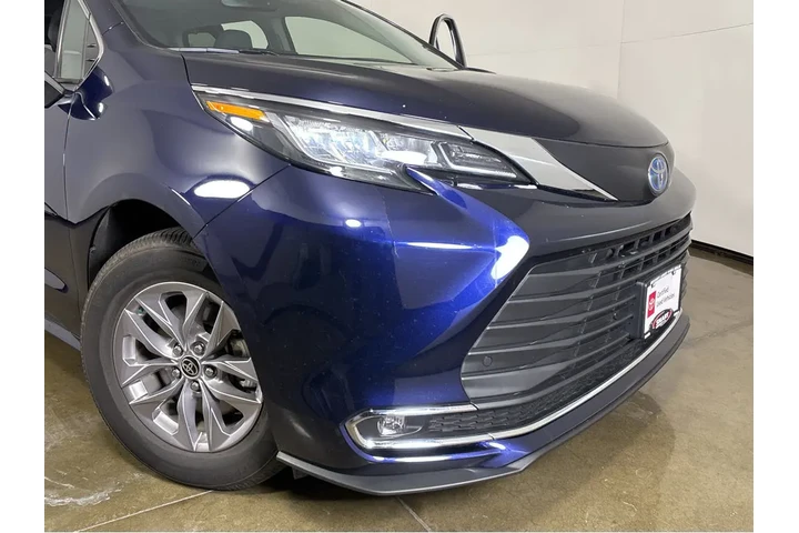 $38694 : 2022 Sienna XLE image 6