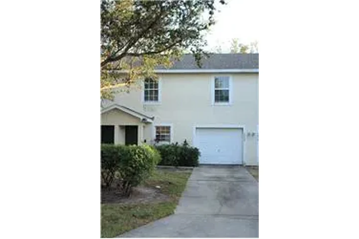 $1649 : Rental property with 3 bedro image 1