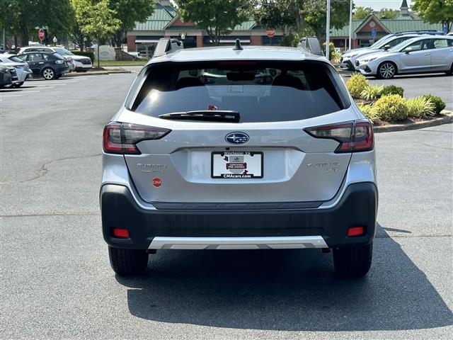 $42409 : PRE-OWNED 2024 SUBARU OUTBACK image 3