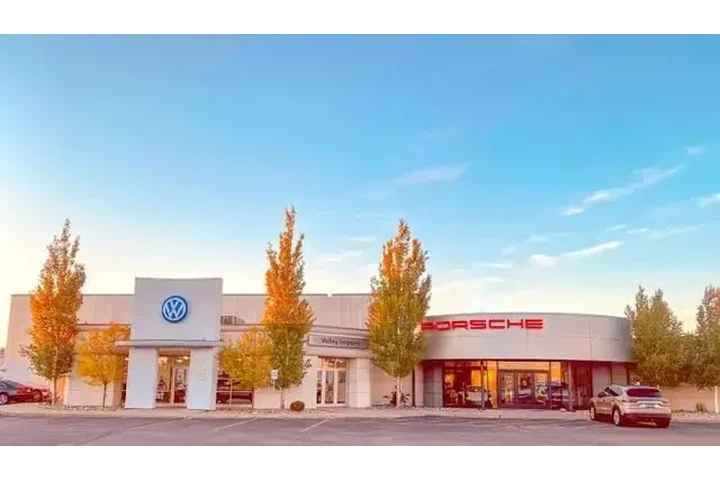 $27150 : Tesla Model Y 2021 AWD Long image 4