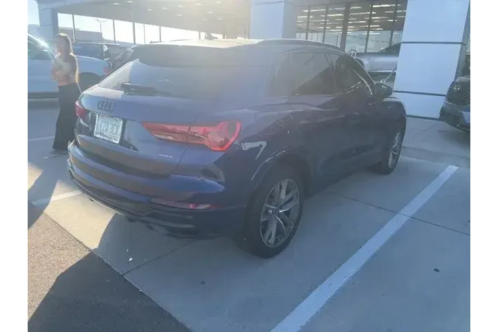 $23500 : Audi Q3 2022 AWD quattro S l image 10
