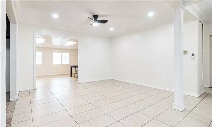 $2600 : Completely remodeled image 4