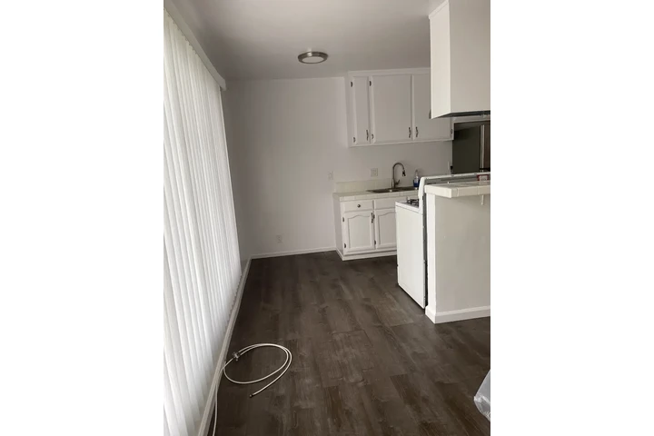 $1895 : WESTMINSTER APARTAMENTO image 3