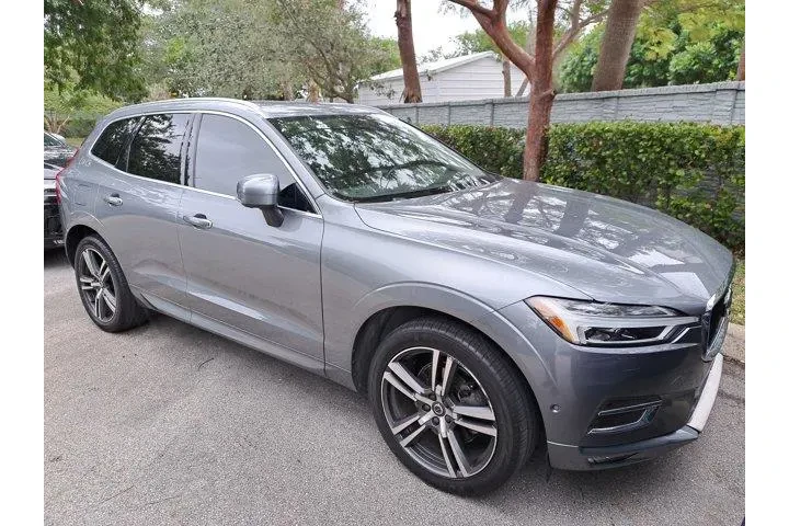 $18995 : Volvo XC60 2018 AWD T5 Momen image 1