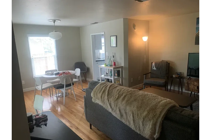 $1200 : Available 3 & 2 BEDROOM image 4