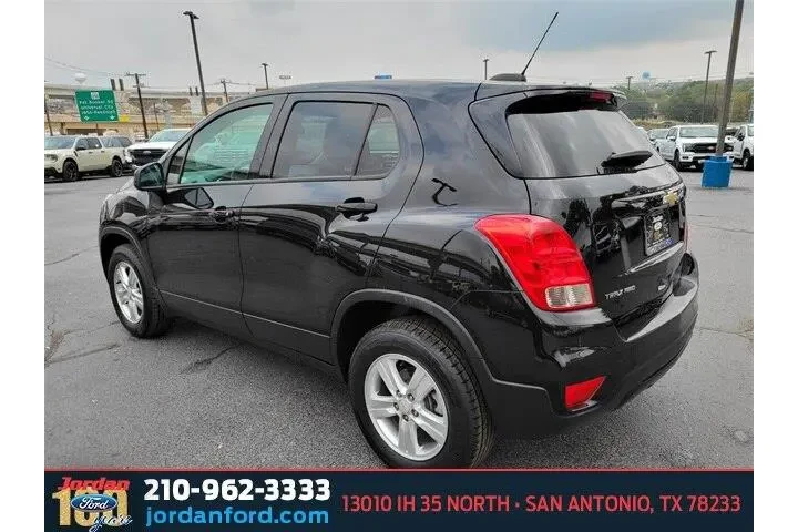 $11975 : Chevrolet Trax 2022 AWD LS 4 image 3