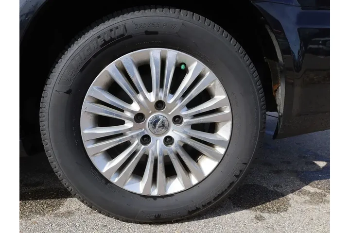 $8877 : Chrysler Town and Country 20 image 10