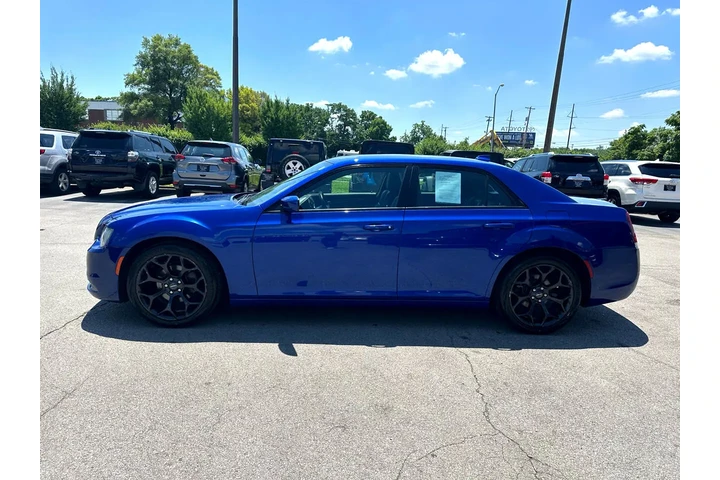 $16980 : 2019 300 300S RWD image 5