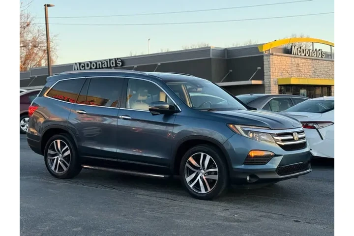 $15995 : 2016 Pilot Touring image 4