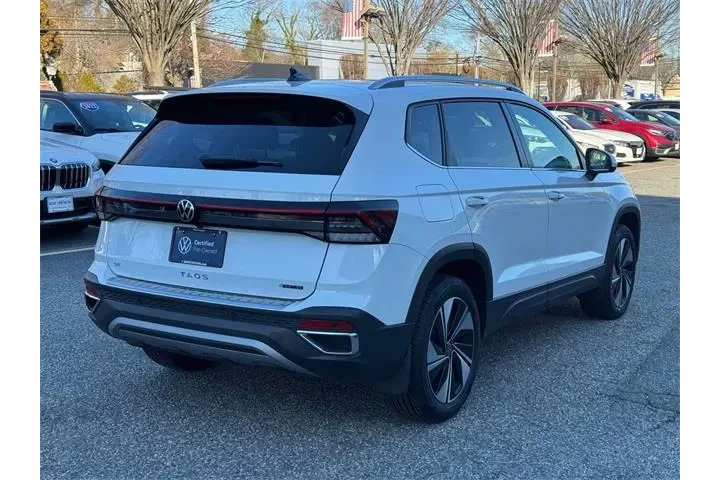 $28300 : Volkswagen Taos 2025 AWD SE image 8