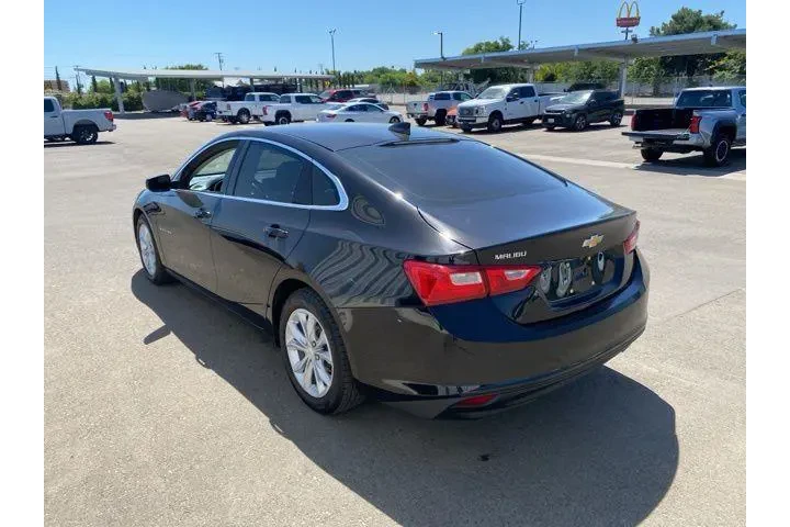 $14900 : Chevrolet Malibu 2023 LT 4dr image 4