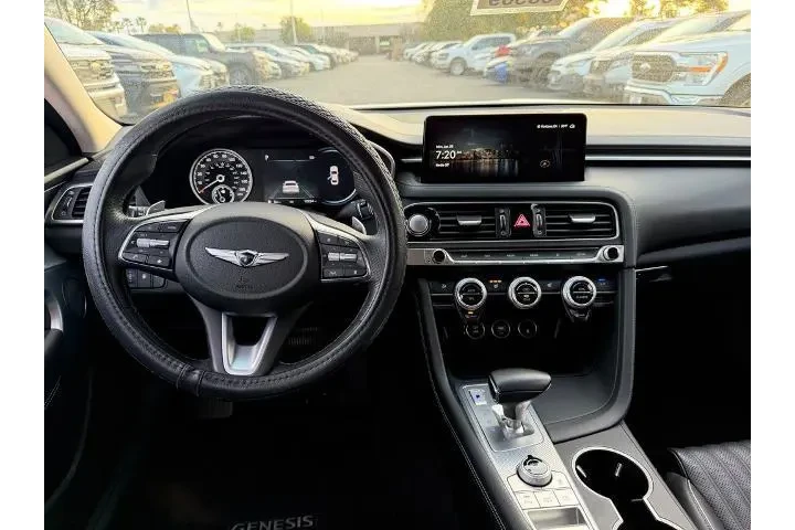 $28900 : Genesis G70 2022 2.0T 4dr Se image 5