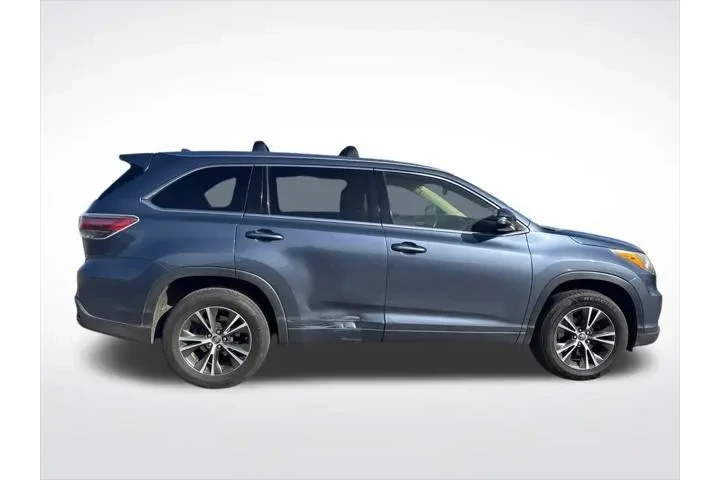 $13000 : Toyota Highlander 2016 XLE 4 image 4