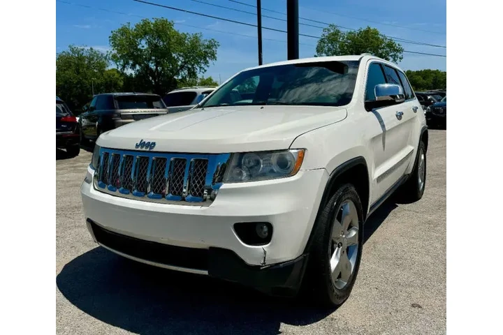 $6900 : 2011 Grand Cherokee Overland image 3