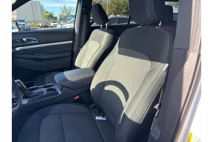 $19600 : Ford Explorer 2018 XLT 4dr S image 6