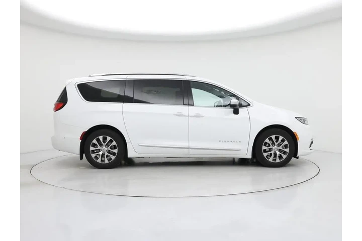 $38998 : Chrysler Pacifica Plug-In Hy image 7