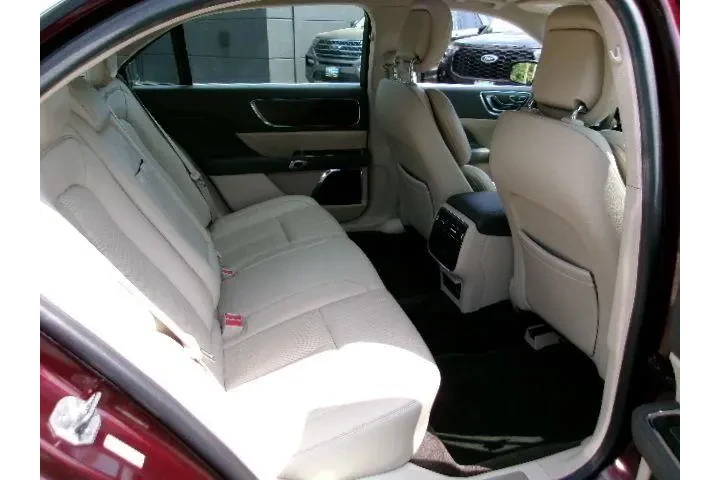 $23880 : Lincoln Continental 2017 AWD image 5
