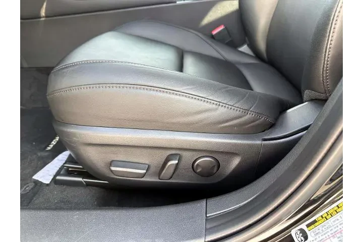 $25999 : Mazda Mazda3 Hatchback 2023 image 10