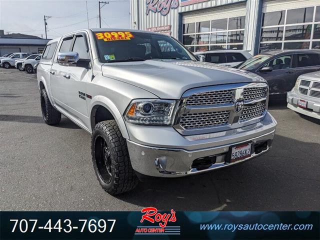 2017 1500 Laramie 4WD Truck image 1