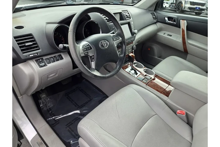 $14588 : Toyota Highlander 2011 AWD L image 10