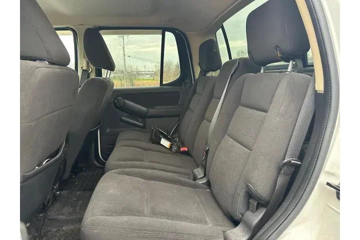 $3000 : Ford Explorer Sport Trac 201 image 7